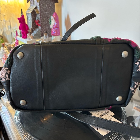 We The Free x The Falls Baby Emerson Tote Bag - EMBROIDERED DETAIL - GORGEOUS - Picture 10 of 11